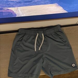 Vuori Men's Athletic Shorts in Slate Gray